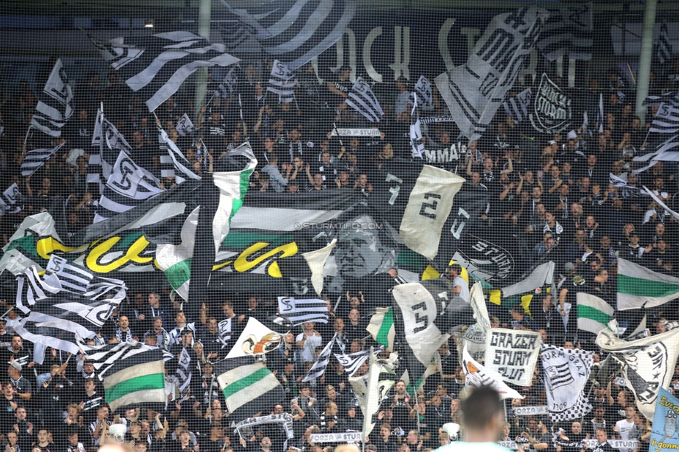 Sturm Graz - Eindhoven
UEFA Europa League Gruppenphase 2. Spieltag, SK Sturm Graz - PSV Eindhoven, Stadion Liebenau, Graz, 30.09.2021. 

Foto zeigt Fans von Sturm mit einer Choreografie
