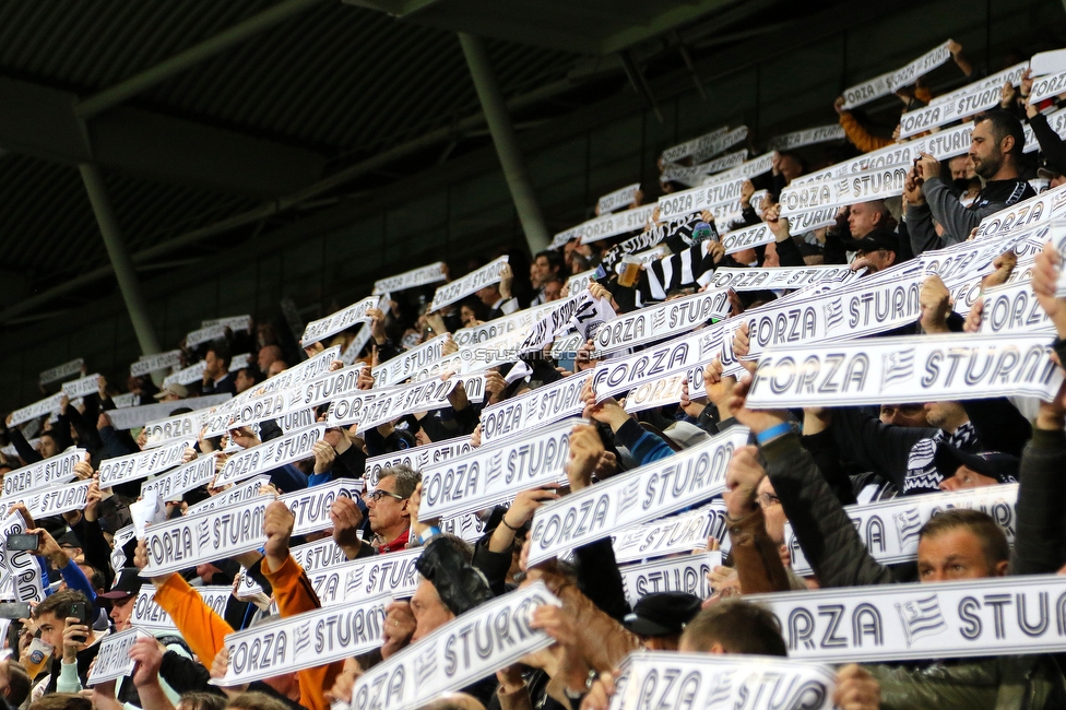 Sturm Graz - Eindhoven
UEFA Europa League Gruppenphase 2. Spieltag, SK Sturm Graz - PSV Eindhoven, Stadion Liebenau, Graz, 30.09.2021. 

Foto zeigt Fans von Sturm mit einer Choreografie
