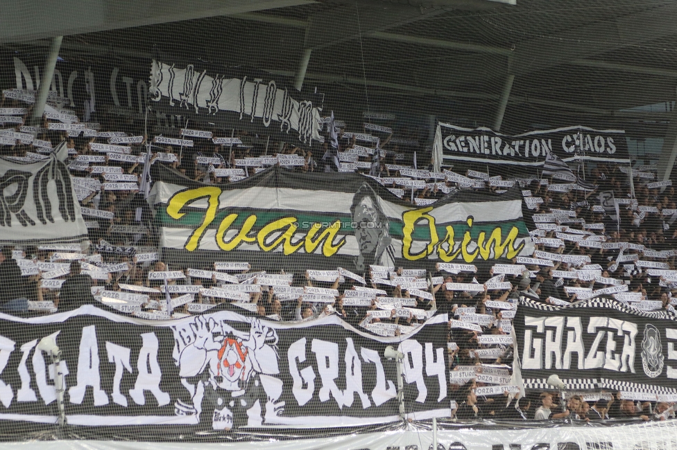 Sturm Graz - Eindhoven
UEFA Europa League Gruppenphase 2. Spieltag, SK Sturm Graz - PSV Eindhoven, Stadion Liebenau, Graz, 30.09.2021. 

Foto zeigt Fans von Sturm mit einer Choreografie
