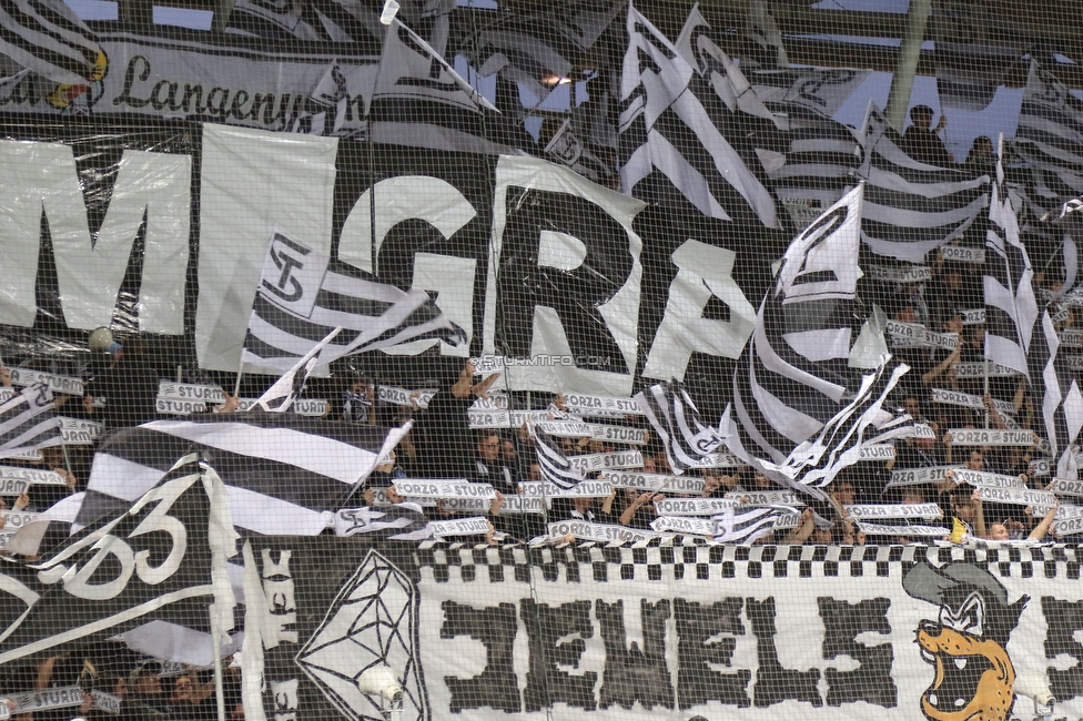 Sturm Graz - Eindhoven
UEFA Europa League Gruppenphase 2. Spieltag, SK Sturm Graz - PSV Eindhoven, Stadion Liebenau, Graz, 30.09.2021. 

Foto zeigt Fans von Sturm mit einer Choreografie
