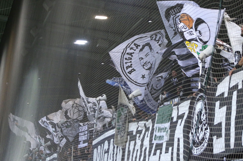 Sturm Graz - Eindhoven
UEFA Europa League Gruppenphase 2. Spieltag, SK Sturm Graz - PSV Eindhoven, Stadion Liebenau, Graz, 30.09.2021. 

Foto zeigt Fans von Sturm mit einer Choreografie
