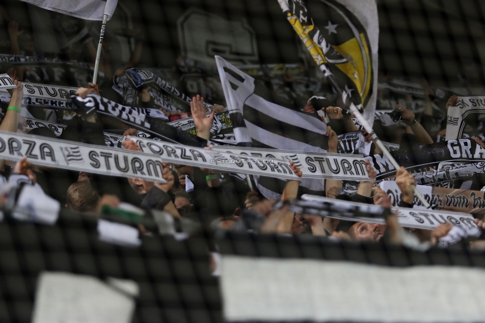 Sturm Graz - Eindhoven
UEFA Europa League Gruppenphase 2. Spieltag, SK Sturm Graz - PSV Eindhoven, Stadion Liebenau, Graz, 30.09.2021. 

Foto zeigt Fans von Sturm
Schlüsselwörter: brigata