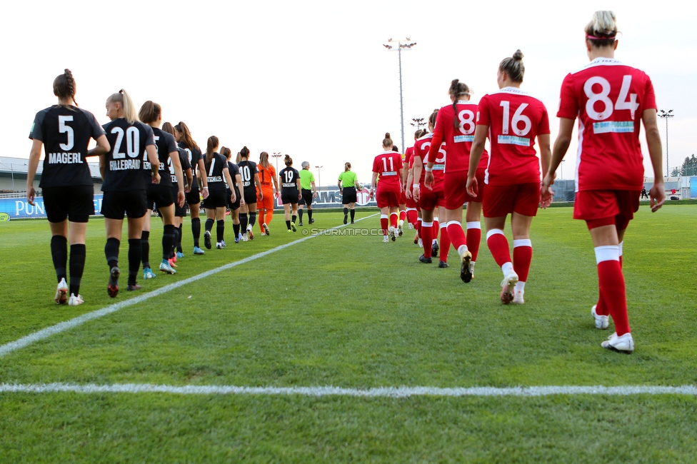 Sturm Damen - Altenmarkt
OEFB Frauen Bundesliga, 5. Runde, SK Sturm Graz Damen - SKV Altenmarkt, Trainingszentrum Messendorf, Graz, 02.10.2021. 

Foto zeigt die Mannschaft der Sturm Damen und die Mannschaft von Altenmarkt
