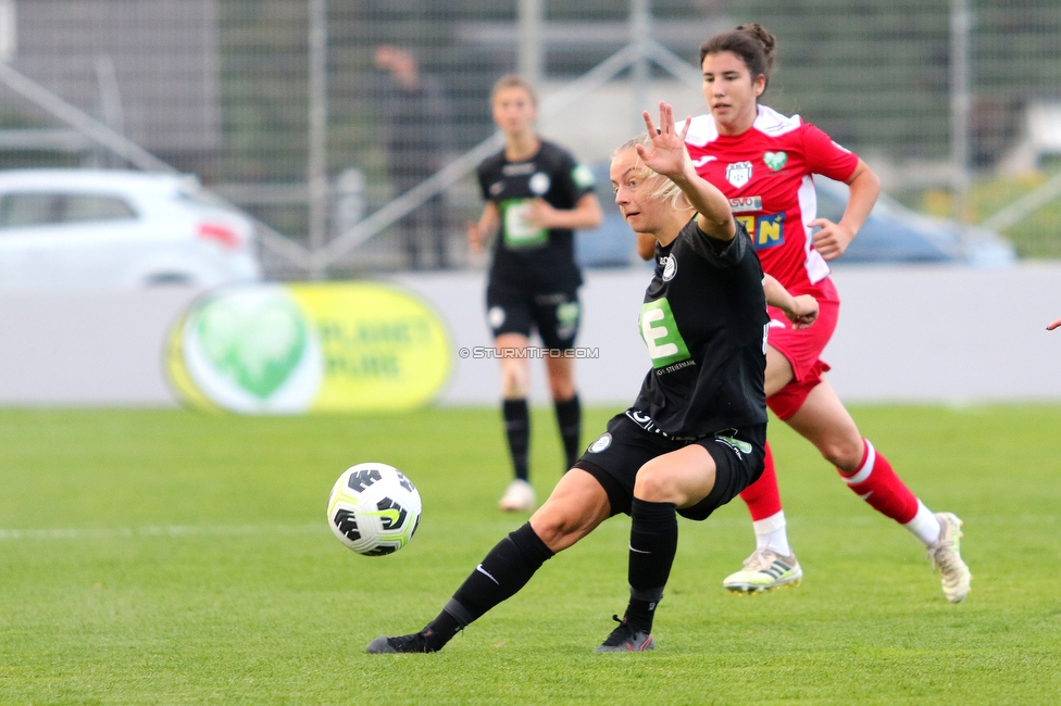 Sturm Damen - Altenmarkt
OEFB Frauen Bundesliga, 5. Runde, SK Sturm Graz Damen - SKV Altenmarkt, Trainingszentrum Messendorf, Graz, 02.10.2021. 

Foto zeigt Sophie Hillebrand (Sturm Damen)
