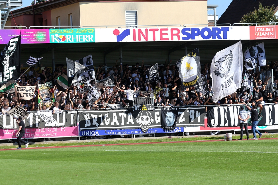 Hartberg - Sturm Graz
Oesterreichische Fussball Bundesliga, 10. Runde, TSV Hartberg - SK Sturm Graz, Arena Hartberg, 03.10.2021. 

Foto zeigt Fans von Sturm
Schlüsselwörter: brigata