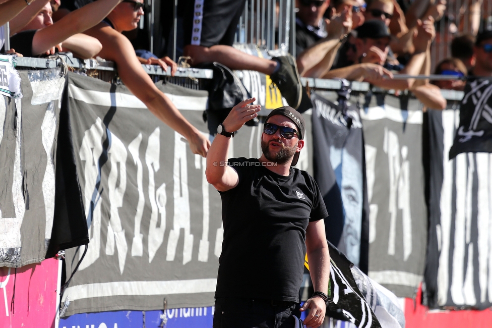 Hartberg - Sturm Graz
Oesterreichische Fussball Bundesliga, 10. Runde, TSV Hartberg - SK Sturm Graz, Arena Hartberg, 03.10.2021. 

Foto zeigt Fans von Sturm
Schlüsselwörter: brigata vorsaenger