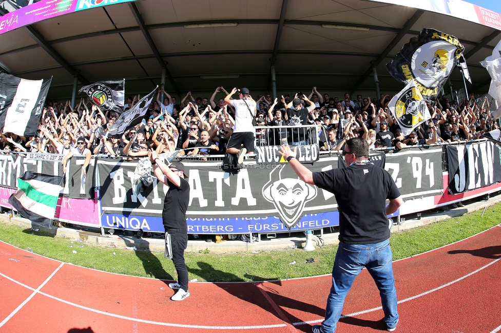 Hartberg - Sturm Graz
Oesterreichische Fussball Bundesliga, 10. Runde, TSV Hartberg - SK Sturm Graz, Arena Hartberg, 03.10.2021. 

Foto zeigt Fans von Sturm
Schlüsselwörter: generationchaos sturmflut vorsaenger