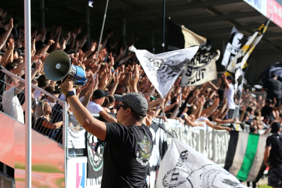 Hartberg - Sturm Graz
Oesterreichische Fussball Bundesliga, 10. Runde, TSV Hartberg - SK Sturm Graz, Arena Hartberg, 03.10.2021. 

Foto zeigt Fans von Sturm
Schlüsselwörter: vorsaenger sturmflut