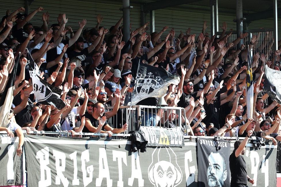 Hartberg - Sturm Graz
Oesterreichische Fussball Bundesliga, 10. Runde, TSV Hartberg - SK Sturm Graz, Arena Hartberg, 03.10.2021. 

Foto zeigt Fans von Sturm
