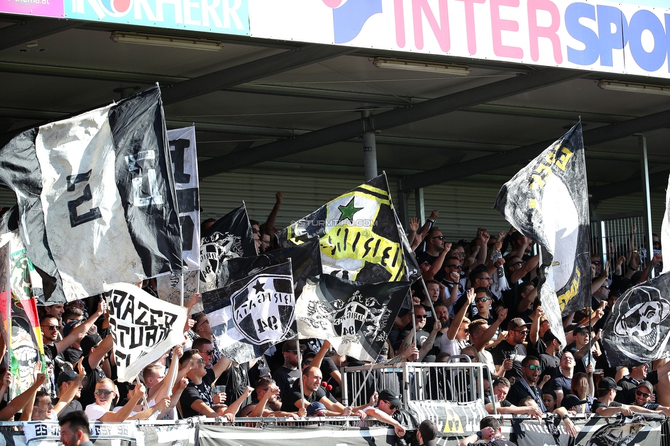 Hartberg - Sturm Graz
Oesterreichische Fussball Bundesliga, 10. Runde, TSV Hartberg - SK Sturm Graz, Arena Hartberg, 03.10.2021. 

Foto zeigt Fans von Sturm
