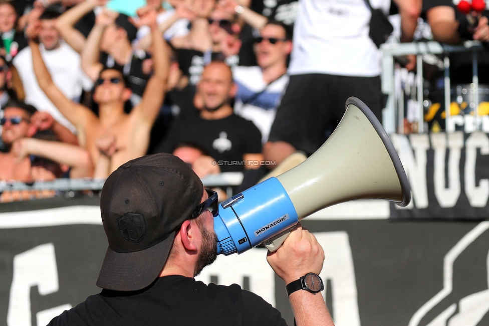 Hartberg - Sturm Graz
Oesterreichische Fussball Bundesliga, 10. Runde, TSV Hartberg - SK Sturm Graz, Arena Hartberg, 03.10.2021. 

Foto zeigt Fans von Sturm
Schlüsselwörter: vorsaenger