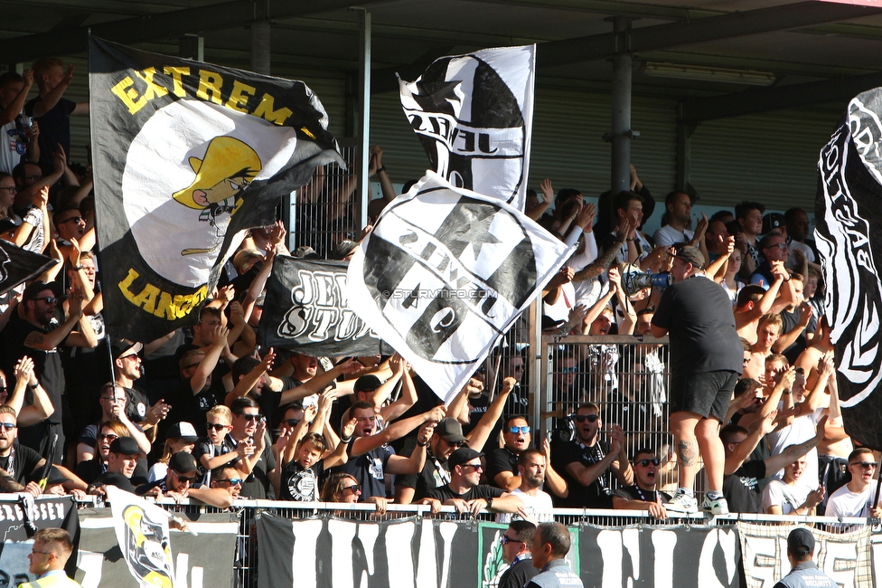 Hartberg - Sturm Graz
Oesterreichische Fussball Bundesliga, 10. Runde, TSV Hartberg - SK Sturm Graz, Arena Hartberg, 03.10.2021. 

Foto zeigt Fans von Sturm
