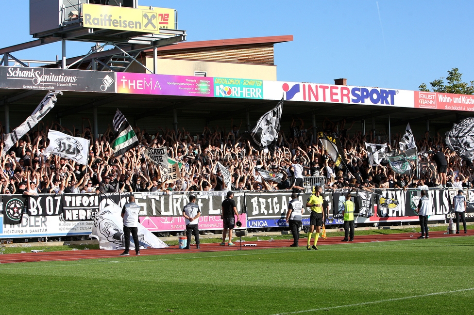 Hartberg - Sturm Graz
Oesterreichische Fussball Bundesliga, 10. Runde, TSV Hartberg - SK Sturm Graz, Arena Hartberg, 03.10.2021. 

Foto zeigt Fans von Sturm
