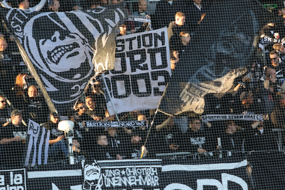 Sturm Graz - Ried
Oesterreichische Fussball Bundesliga, 11. Runde, SK Sturm Graz - SV Ried, Stadion Liebenau Graz, 17.10.2021. 

Foto zeigt Fans von Sturm
Schlüsselwörter: bastion