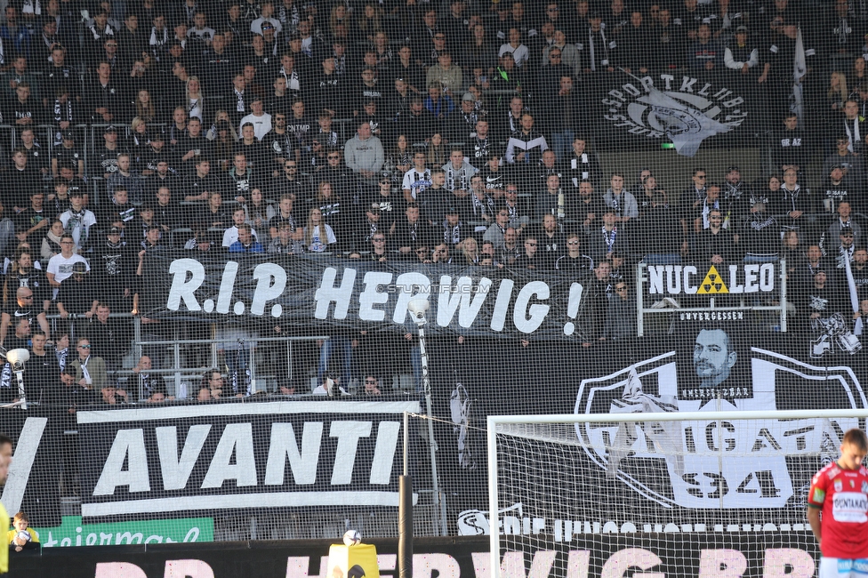 Sturm Graz - Ried
Oesterreichische Fussball Bundesliga, 11. Runde, SK Sturm Graz - SV Ried, Stadion Liebenau Graz, 17.10.2021. 

Foto zeigt Fans von Sturm mit einem Spruchband
Schlüsselwörter: todesfall