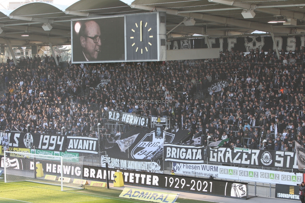 Sturm Graz - Ried
Oesterreichische Fussball Bundesliga, 11. Runde, SK Sturm Graz - SV Ried, Stadion Liebenau Graz, 17.10.2021. 

Foto zeigt Fans von Sturm mit einem Spruchband
Schlüsselwörter: todesfall brandstetter