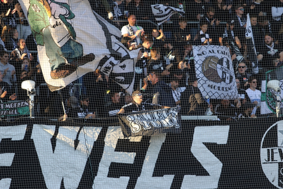 Sturm Graz - Ried
Oesterreichische Fussball Bundesliga, 11. Runde, SK Sturm Graz - SV Ried, Stadion Liebenau Graz, 17.10.2021. 

Foto zeigt Fans von Sturm
Schlüsselwörter: jewels