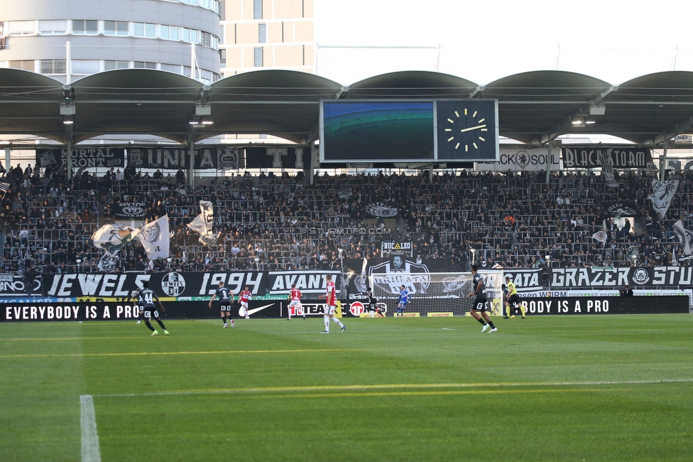 Sturm Graz - Ried
Oesterreichische Fussball Bundesliga, 11. Runde, SK Sturm Graz - SV Ried, Stadion Liebenau Graz, 17.10.2021. 

Foto zeigt Fans von Sturm
