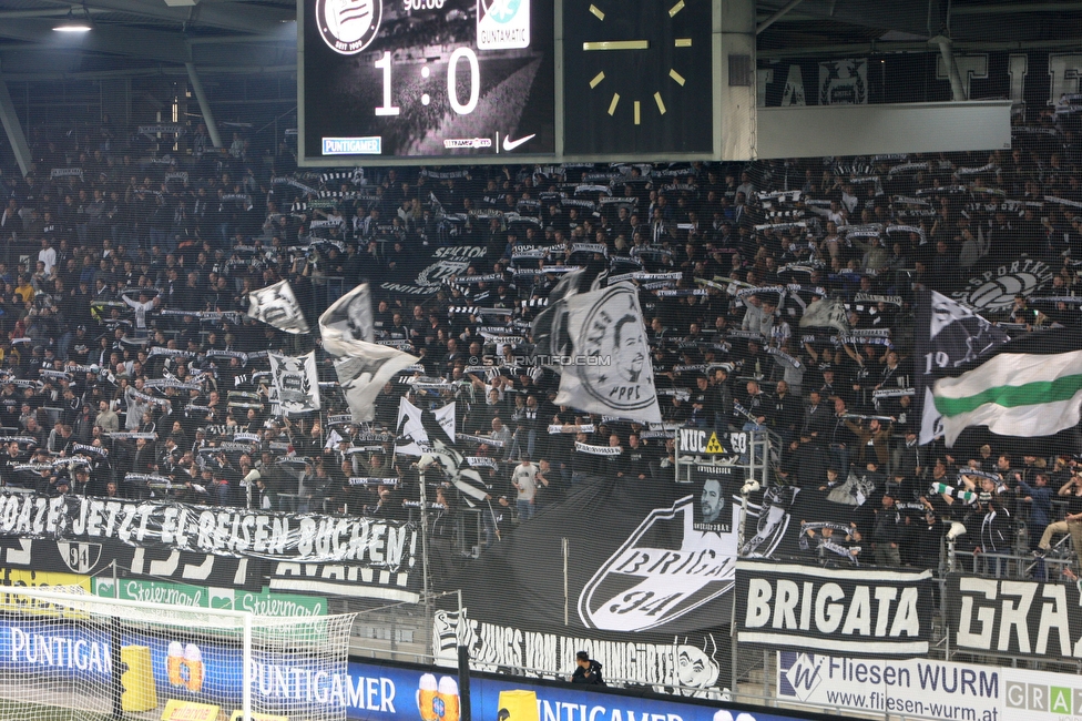 Sturm Graz - Ried
Oesterreichische Fussball Bundesliga, 11. Runde, SK Sturm Graz - SV Ried, Stadion Liebenau Graz, 17.10.2021. 

Foto zeigt Fans von Sturm
Schlüsselwörter: schals