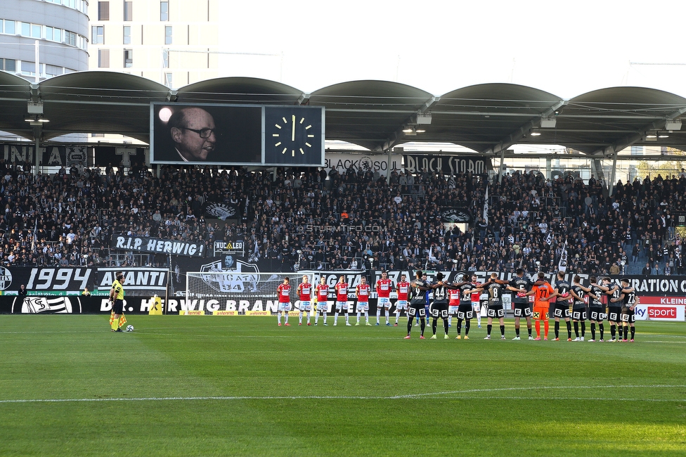 Sturm Graz - Ried
Oesterreichische Fussball Bundesliga, 11. Runde, SK Sturm Graz - SV Ried, Stadion Liebenau Graz, 17.10.2021. 

Foto zeigt die Mannschaft von Sturm bei einer Trauerminute
Schlüsselwörter: brandstetter