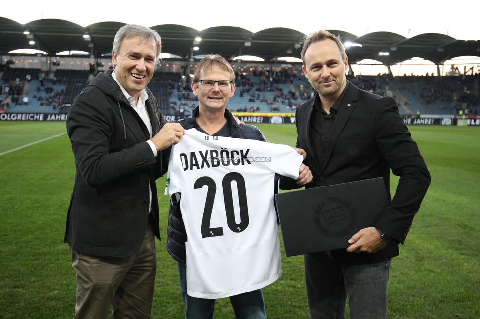 Sturm Graz - Ried
Oesterreichische Fussball Bundesliga, 11. Runde, SK Sturm Graz - SV Ried, Stadion Liebenau Graz, 17.10.2021. 

Foto zeigt Christian Jauk (Praesident Sturm), Edgar Daxböck (Jugendtrainer Sturm) und Thomas Tebbich (wirtsch. Geschaeftsfuehrer Sturm)
