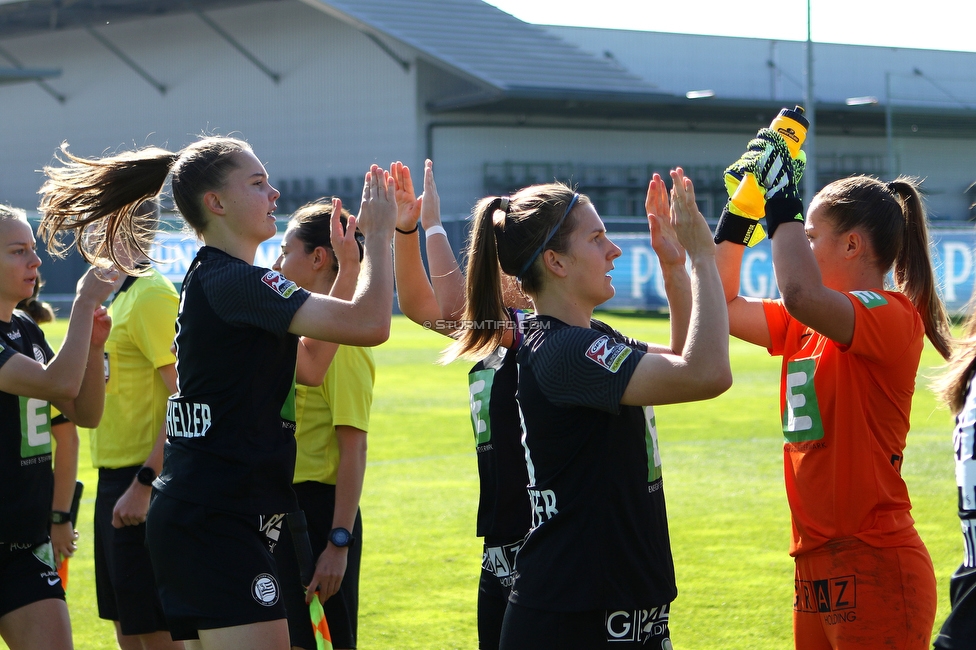 Sturm Damen - St. Poelten
OEFB Frauen Bundesliga, 7. Runde, SK Sturm Graz Damen - SKN St. Poelten Frauen, Trainingszentrum Messendorf, Graz, 17.10.2021. 

Foto zeigt die Mannschaft der Sturm Damen
