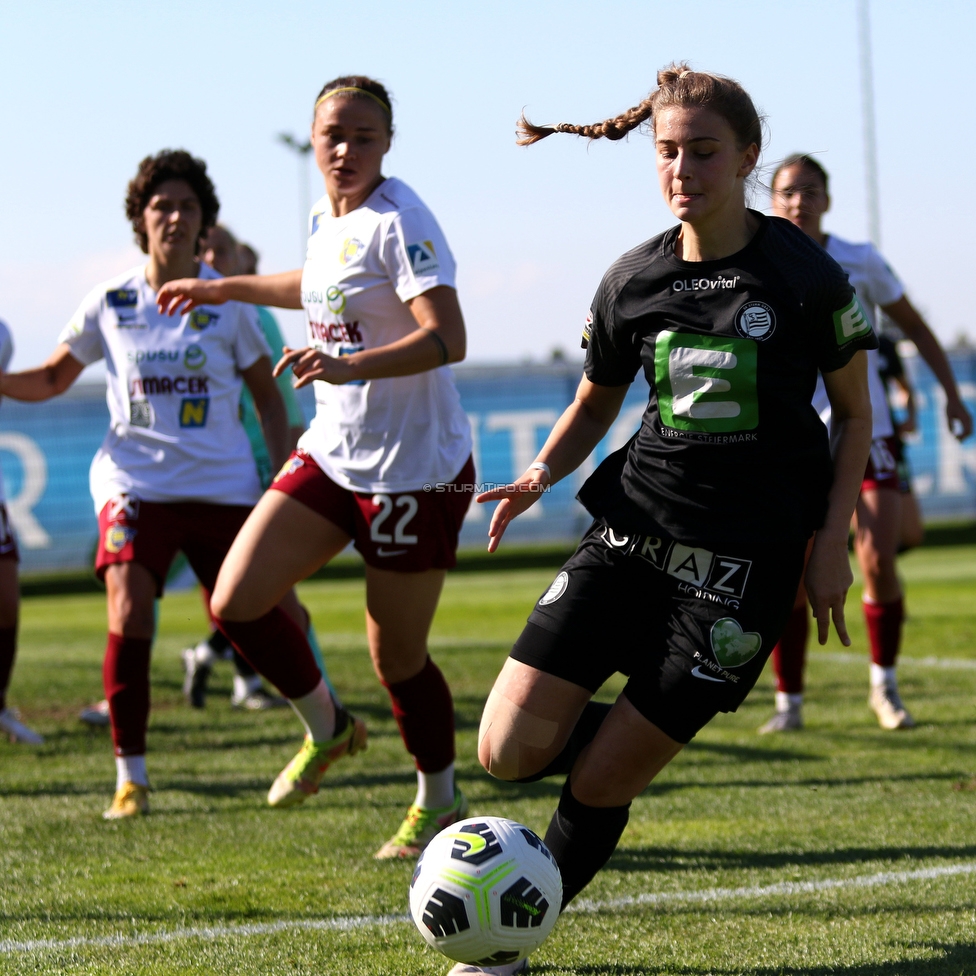 Sturm Damen - St. Poelten
OEFB Frauen Bundesliga, 7. Runde, SK Sturm Graz Damen - SKN St. Poelten Frauen, Trainingszentrum Messendorf, Graz, 17.10.2021. 

Foto zeigt Julia Magerl (Sturm Damen)
