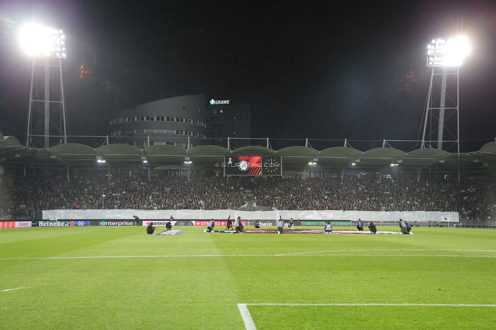 Sturm Graz - Real Sociedad
UEFA Europa League Gruppenphase 3. Spieltag, SK Sturm Graz - Real Sociedad, Stadion Liebenau, Graz, 21.10.2021. 

Foto zeigt Fans von Sturm mit einer Choreografie
