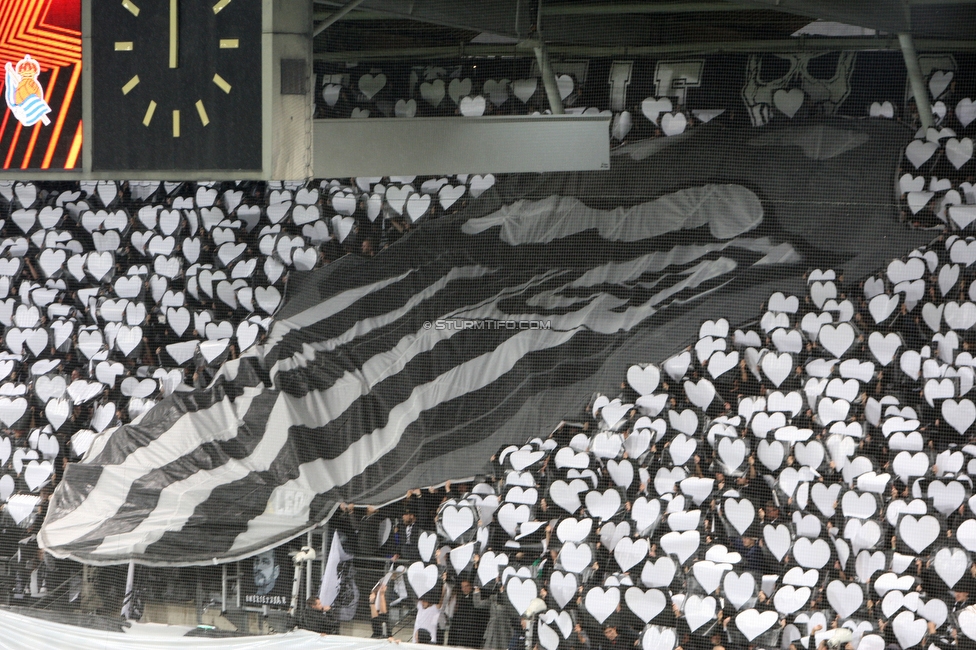 Sturm Graz - Real Sociedad
UEFA Europa League Gruppenphase 3. Spieltag, SK Sturm Graz - Real Sociedad, Stadion Liebenau, Graz, 21.10.2021. 

Foto zeigt Fans von Sturm mit einer Choreografie
