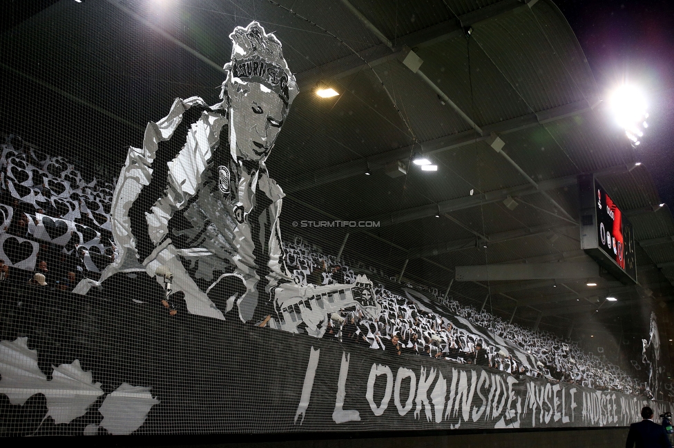 Sturm Graz - Real Sociedad
UEFA Europa League Gruppenphase 3. Spieltag, SK Sturm Graz - Real Sociedad, Stadion Liebenau, Graz, 21.10.2021. 

Foto zeigt Fans von Sturm mit einer Choreografie
