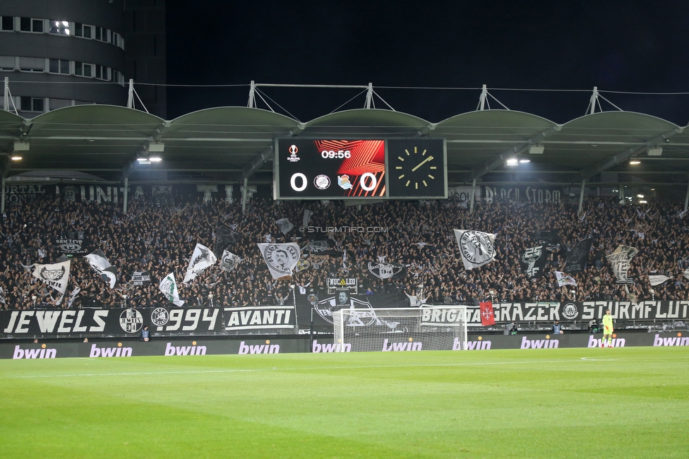 Sturm Graz - Real Sociedad
UEFA Europa League Gruppenphase 3. Spieltag, SK Sturm Graz - Real Sociedad, Stadion Liebenau, Graz, 21.10.2021. 

Foto zeigt Fans von Sturm
