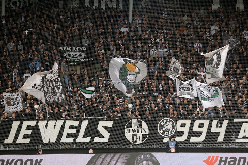 Sturm Graz - Real Sociedad
UEFA Europa League Gruppenphase 3. Spieltag, SK Sturm Graz - Real Sociedad, Stadion Liebenau, Graz, 21.10.2021. 

Foto zeigt Fans von Sturm
