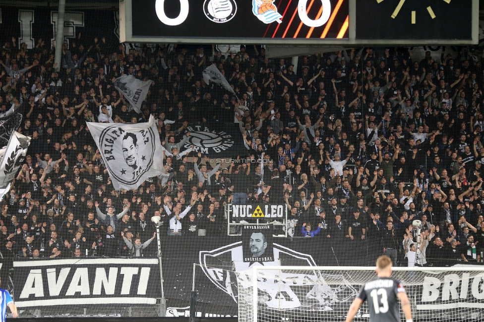 Sturm Graz - Real Sociedad
UEFA Europa League Gruppenphase 3. Spieltag, SK Sturm Graz - Real Sociedad, Stadion Liebenau, Graz, 21.10.2021. 

Foto zeigt Fans von Sturm
