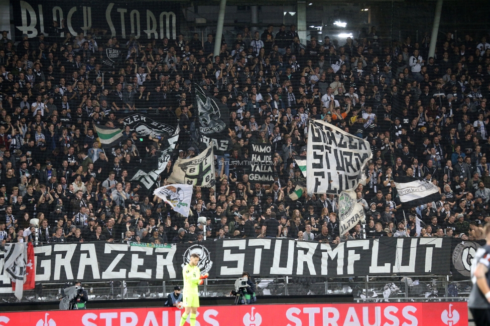 Sturm Graz - Real Sociedad
UEFA Europa League Gruppenphase 3. Spieltag, SK Sturm Graz - Real Sociedad, Stadion Liebenau, Graz, 21.10.2021. 

Foto zeigt Fans von Sturm
