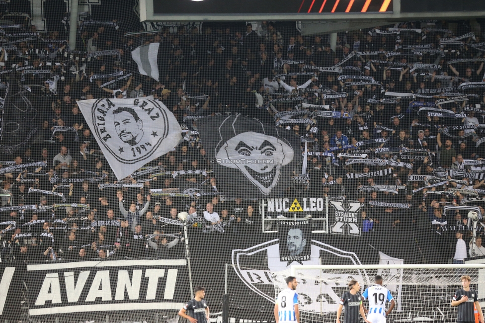 Sturm Graz - Real Sociedad
UEFA Europa League Gruppenphase 3. Spieltag, SK Sturm Graz - Real Sociedad, Stadion Liebenau, Graz, 21.10.2021. 

Foto zeigt Fans von Sturm
Schlüsselwörter: schals brigata