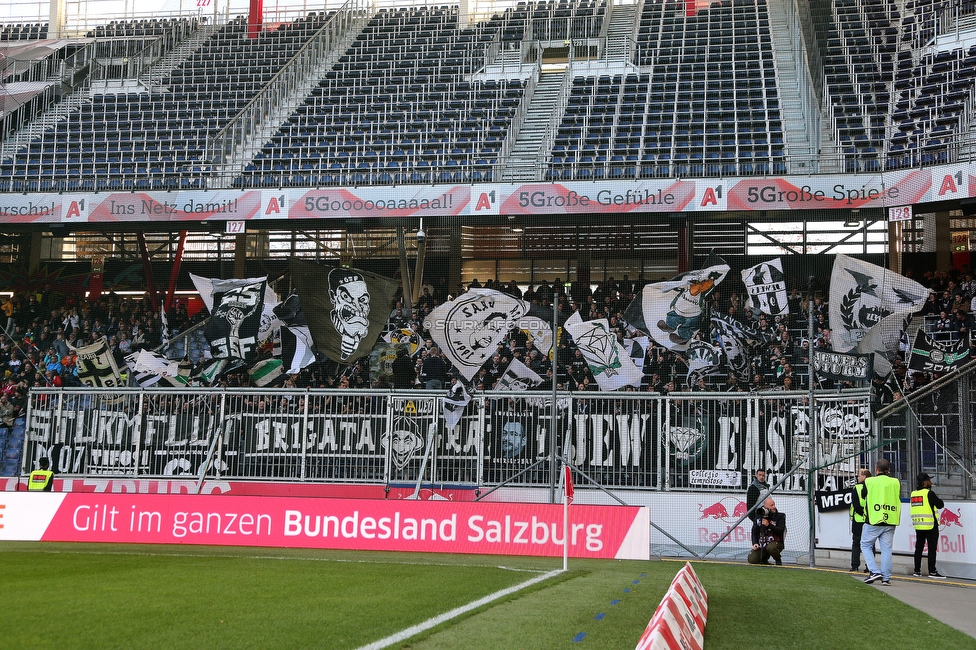 Salzburg - Sturm Graz
Oesterreichische Fussball Bundesliga, 12. Runde, FC RB Salzburg - SK Sturm Graz, Stadion Wals-Siezenheim, 24.10.2021. 

Foto zeigt Fans von Sturm
