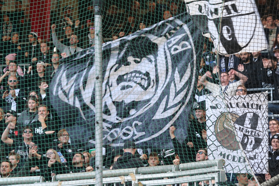 Salzburg - Sturm Graz
Oesterreichische Fussball Bundesliga, 12. Runde, FC RB Salzburg - SK Sturm Graz, Stadion Wals-Siezenheim, 24.10.2021. 

Foto zeigt Fans von Sturm
