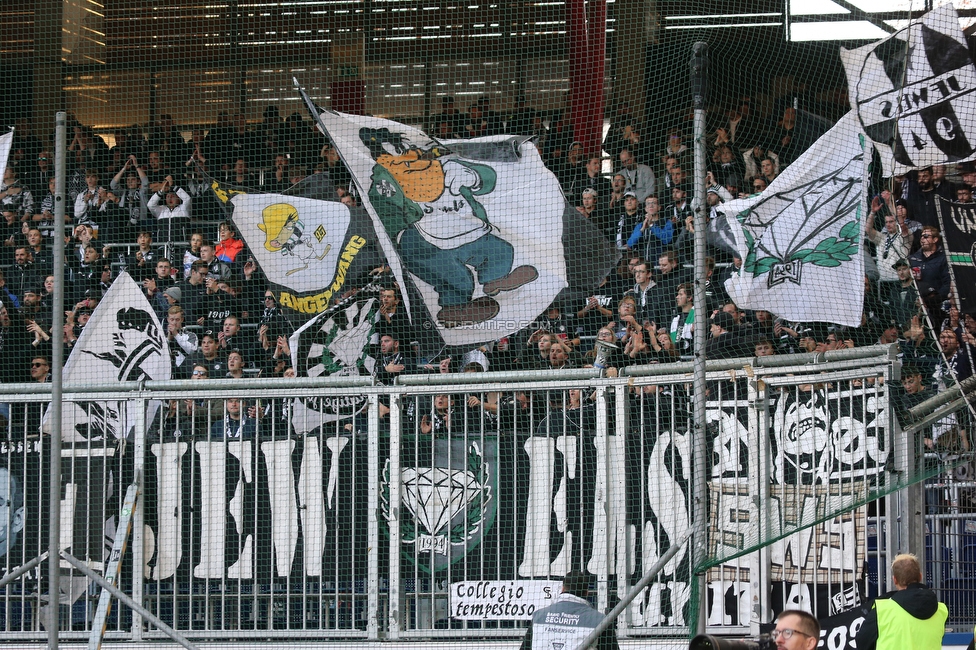 Salzburg - Sturm Graz
Oesterreichische Fussball Bundesliga, 12. Runde, FC RB Salzburg - SK Sturm Graz, Stadion Wals-Siezenheim, 24.10.2021. 

Foto zeigt Fans von Sturm
