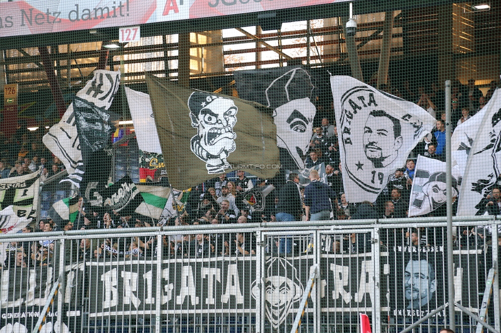 Salzburg - Sturm Graz
Oesterreichische Fussball Bundesliga, 12. Runde, FC RB Salzburg - SK Sturm Graz, Stadion Wals-Siezenheim, 24.10.2021. 

Foto zeigt Fans von Sturm
