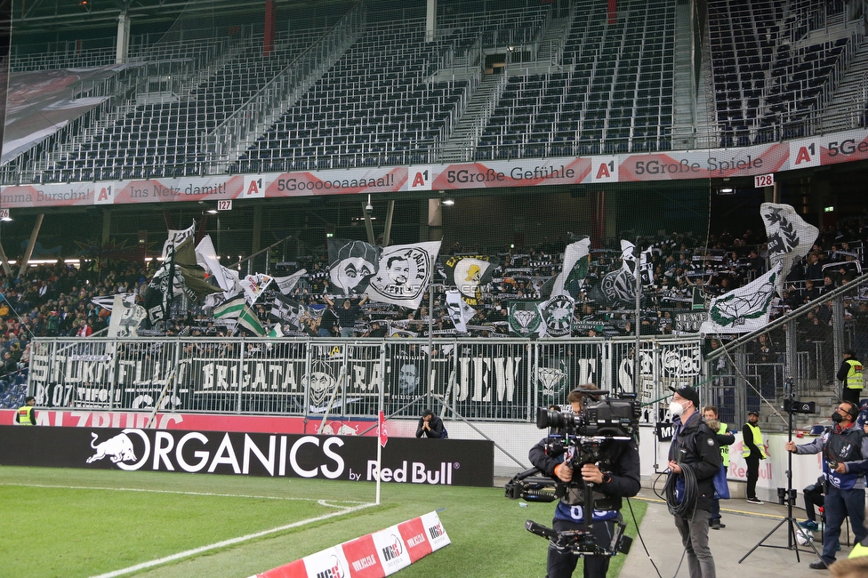 Salzburg - Sturm Graz
Oesterreichische Fussball Bundesliga, 12. Runde, FC RB Salzburg - SK Sturm Graz, Stadion Wals-Siezenheim, 24.10.2021. 

Foto zeigt Fans von Sturm
Schlüsselwörter: schals