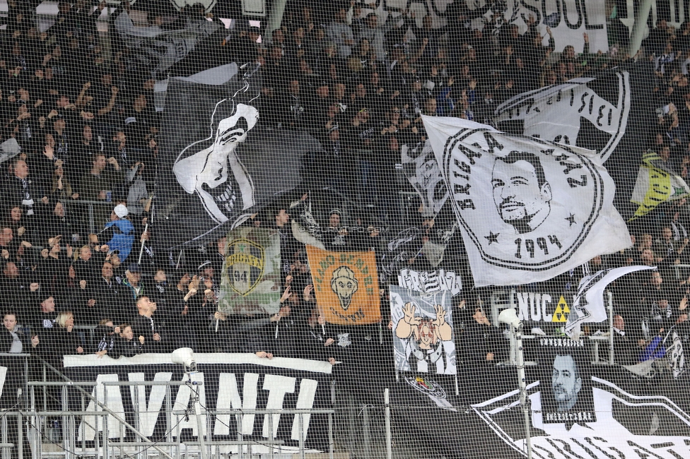 Sturm Graz - Ried
OEFB Cup, 3. Runde, SK Sturm Graz - SV Ried, Stadion Liebenau Graz, 27.10.2021. 

Foto zeigt Fans von Sturm
