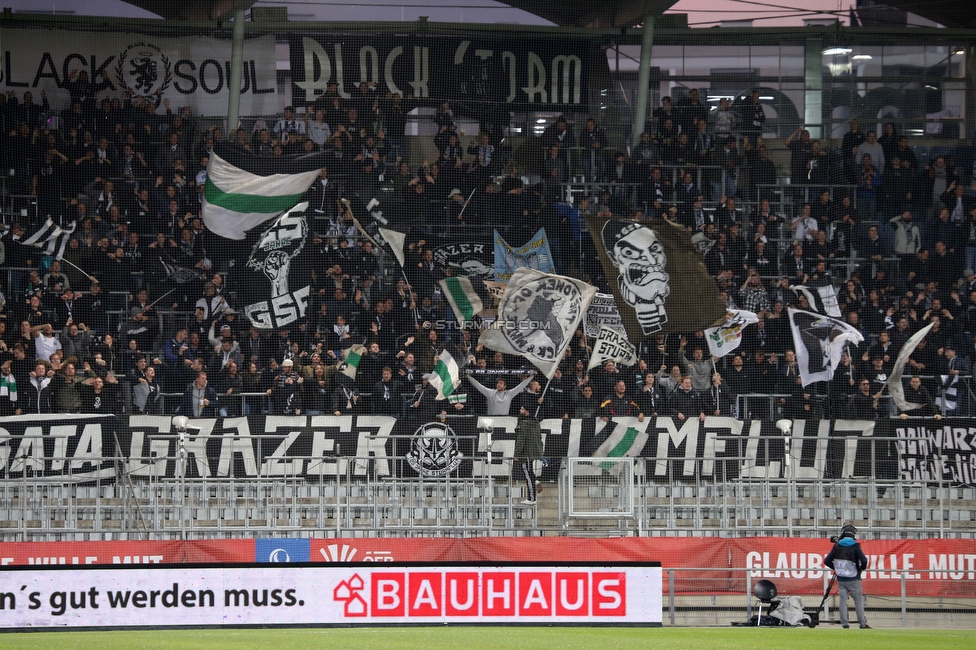 Sturm Graz - Ried
OEFB Cup, 3. Runde, SK Sturm Graz - SV Ried, Stadion Liebenau Graz, 27.10.2021. 

Foto zeigt Fans von Sturm
