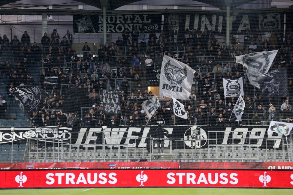 Sturm Graz - Ried
OEFB Cup, 3. Runde, SK Sturm Graz - SV Ried, Stadion Liebenau Graz, 27.10.2021. 

Foto zeigt Fans von Sturm
