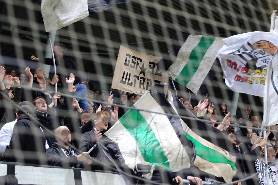 Sturm Graz - Ried
OEFB Cup, 3. Runde, SK Sturm Graz - SV Ried, Stadion Liebenau Graz, 27.10.2021. 

Foto zeigt Fans von Sturm
