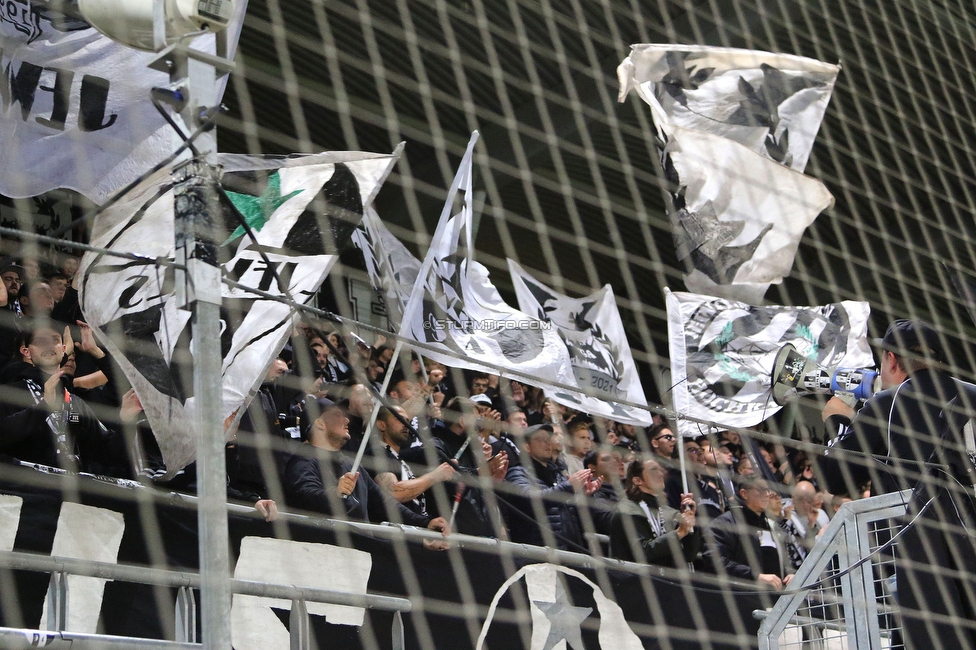 Sturm Graz - Ried
OEFB Cup, 3. Runde, SK Sturm Graz - SV Ried, Stadion Liebenau Graz, 27.10.2021. 

Foto zeigt Fans von Sturm
