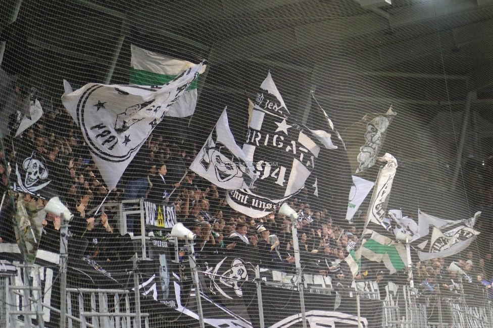 Sturm Graz - Ried
OEFB Cup, 3. Runde, SK Sturm Graz - SV Ried, Stadion Liebenau Graz, 27.10.2021. 

Foto zeigt Fans von Sturm
