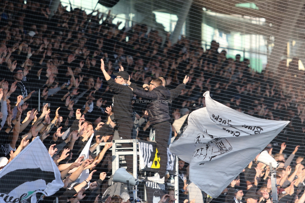 Sturm Graz - Wolfsberg
Oesterreichische Fussball Bundesliga, 13. Runde, SK Sturm Graz - Wolfsberger AC, Stadion Liebenau Graz, 31.10.2021. 

Foto zeigt Fans von Sturm
Schlüsselwörter: brigata vorsaenger