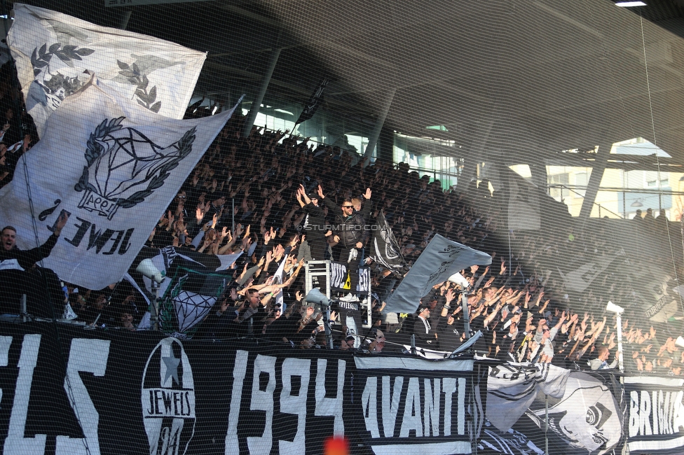 Sturm Graz - Wolfsberg
Oesterreichische Fussball Bundesliga, 13. Runde, SK Sturm Graz - Wolfsberger AC, Stadion Liebenau Graz, 31.10.2021. 

Foto zeigt Fans von Sturm
