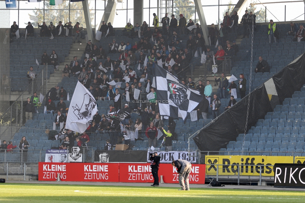 Sturm Graz - Wolfsberg
Oesterreichische Fussball Bundesliga, 13. Runde, SK Sturm Graz - Wolfsberger AC, Stadion Liebenau Graz, 31.10.2021. 

Foto zeigt Fans von Wolfsberg
