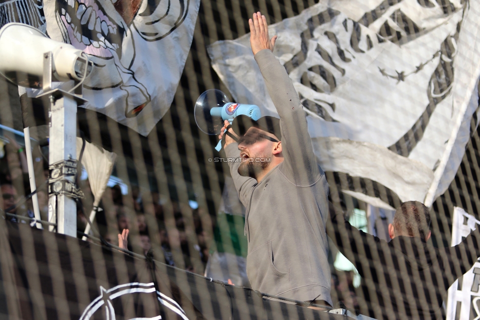 Sturm Graz - Wolfsberg
Oesterreichische Fussball Bundesliga, 13. Runde, SK Sturm Graz - Wolfsberger AC, Stadion Liebenau Graz, 31.10.2021. 

Foto zeigt Fans von Sturm
Schlüsselwörter: vorsaenger sturmflut